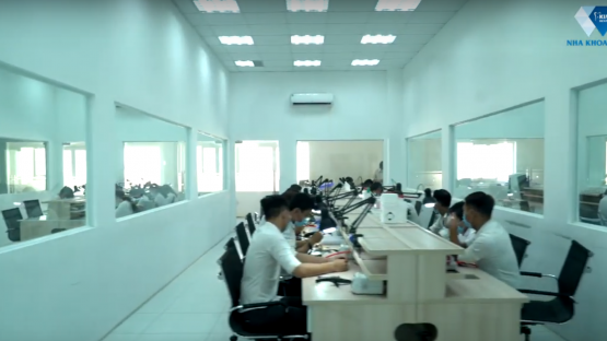 Factory manufacturing modern porcelain teeth of Kim Dental’s System